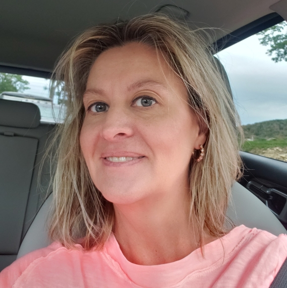 Meet your Posher, Christina - Picture 1 of 1